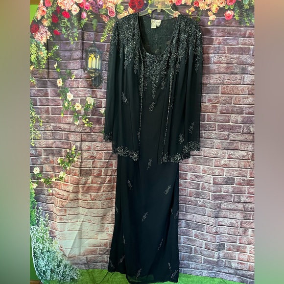 Ikara Formal Beaded Dress with Jacket - Picture 3 of 7